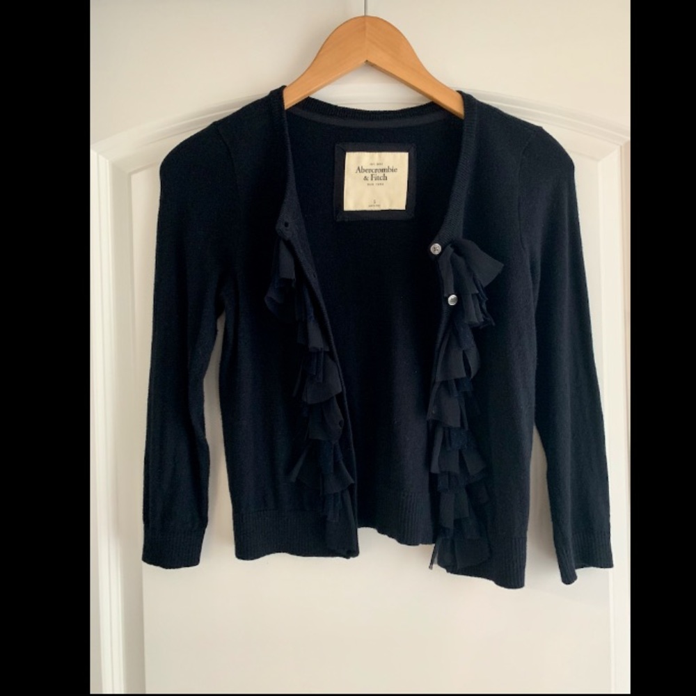 ABERCROMBIE & FITCH CARDIGAN SIZE SMALL